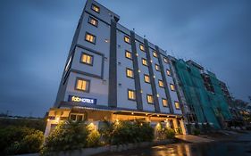Fabhotel Ssr Ikon Suites - Nr Hyderabad Central University, Kondapur